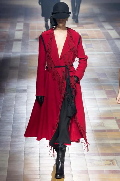 Look 7